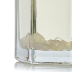 Crystals in clear liquid Flavia Belivera